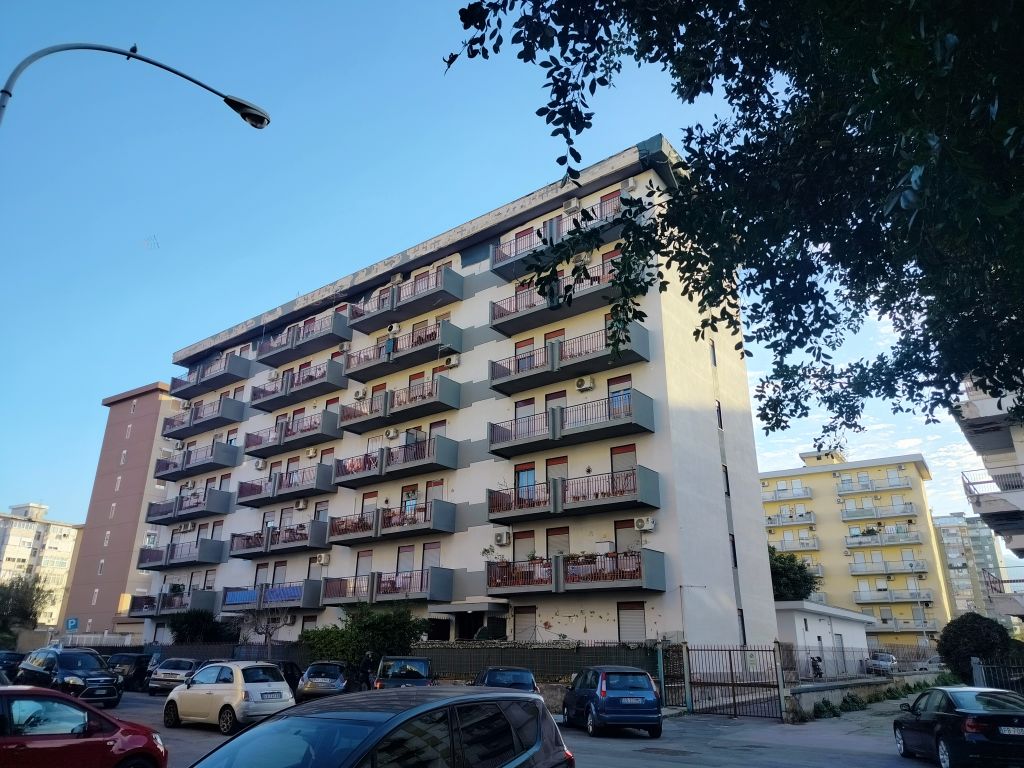 Appartamento in Vendita a Palermo, Via Pianell